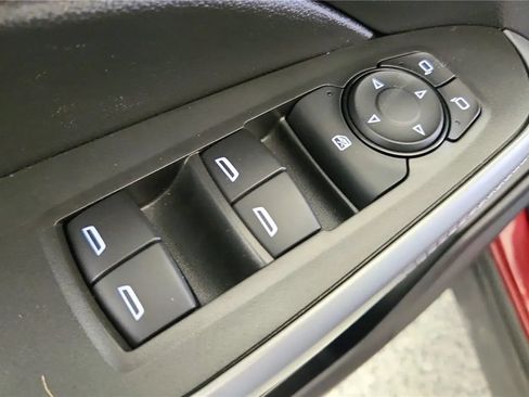 Used 2024 Chevrolet Trax RS w/ Driver Confidence Package FWD image 32