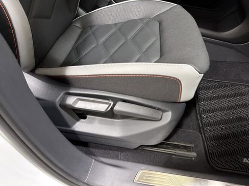 Certified 2026 Volkswagen Atlas Peak Edition AWD/4WD image 37