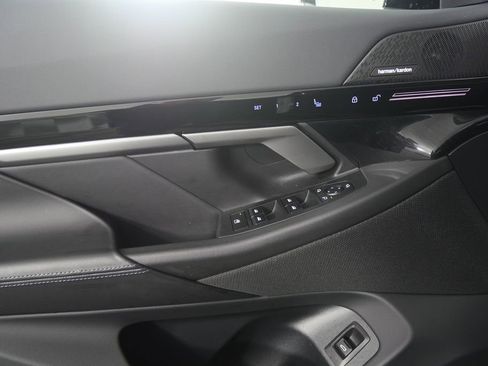 Certified 2024 BMW 530i image 8