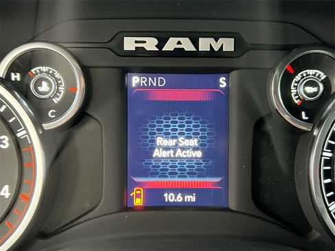 Used 2024 RAM 2500 Tradesman w/ Chrome Appearance Group image 12