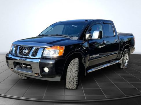 Used 2013 Nissan Titan SL AWD/4WD image 4