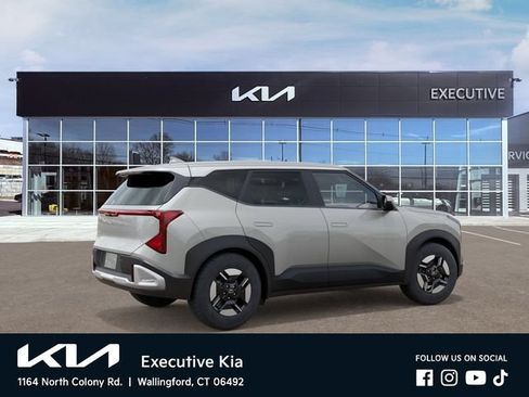 New 2027 Kia Seltos LX FWD image 6