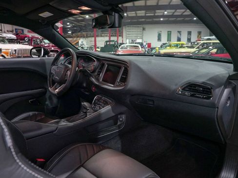 Used 2016 Dodge Challenger SRT Hellcat RWD image 35