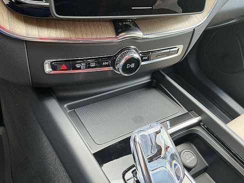 Certified 2026 Volvo XC60 B5 Plus w/ Protection Package Premier AWD/4WD image 24