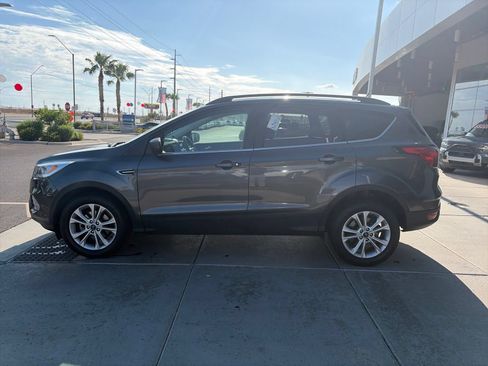 Used 2019 Ford Escape SEL FWD image 2