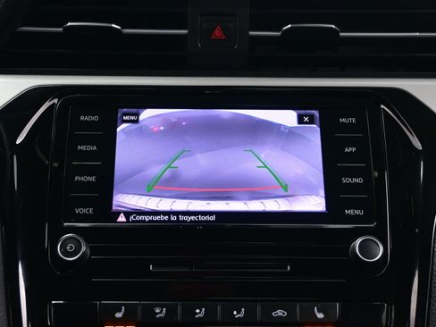 Used 2021 Volkswagen Passat 2.0T SE FWD image 19