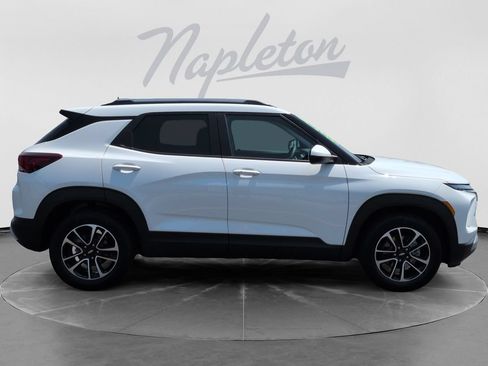 Used 2025 Chevrolet TrailBlazer LT w/ Driver Confidence Package FWD image 9