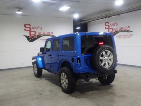 Used 2016 Jeep Wrangler Unlimited Sahara w/ Connectivity Group image 2