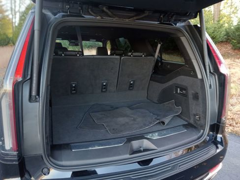 Used 2021 Cadillac Escalade ESV Luxury image 24