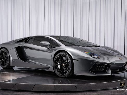 Used 2012 Lamborghini Aventador LP 700-4 image 30