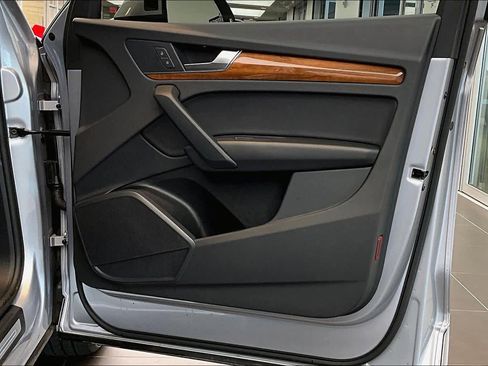 Certified 2023 Audi Q5 2.0T Premium w/ Convenience Package image 22