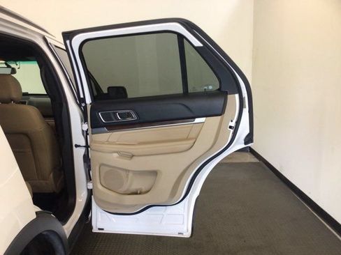 Used 2017 Ford Explorer Limited AWD/4WD image 13