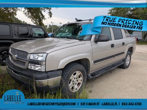 Used 2006 Chevrolet Avalanche Z66 w/ Preferred Equipment Group RWD image 2