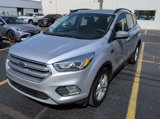Used 2017 Ford Escape SE w/ Equipment Group 201A image 1