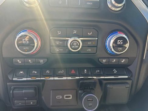 Used 2020 GMC Sierra 1500 SLT w/ SLT Premium Plus Package AWD/4WD image 11