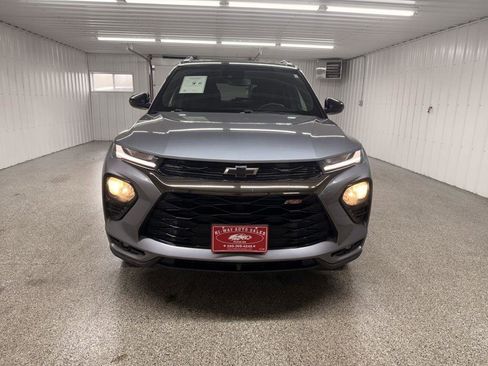Used 2021 Chevrolet TrailBlazer RS w/ Sun and Liftgate Package AWD/4WD image 2
