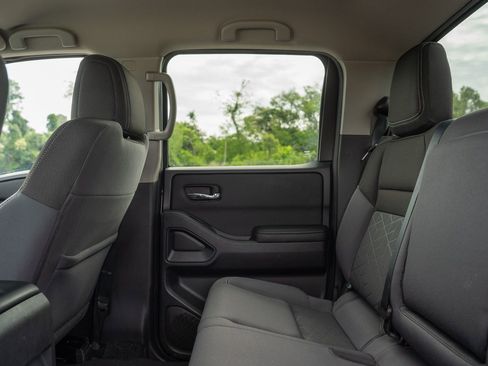 Used 2025 Nissan Frontier SV RWD image 15