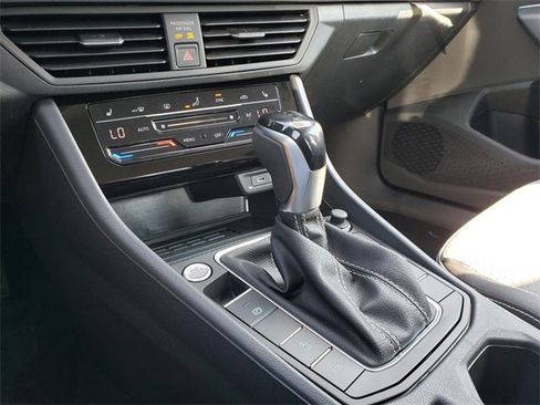 New 2025 Volkswagen Jetta SE image 11