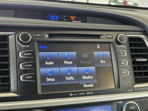 Used 2018 Toyota Highlander Plus FWD image 18