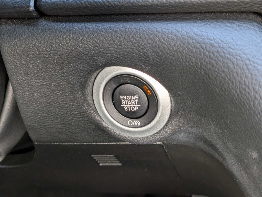 Used 2026 Chrysler Pacifica Select w/ S Appearance Package FWD image 30