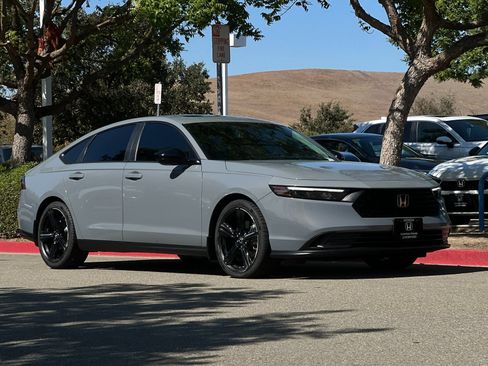 Used 2023 Honda Accord Sport image 8
