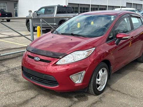Used 2013 Ford Fiesta SE w/ Moon & Mood Pkg image 7