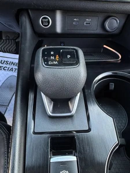 Used 2021 Nissan Rogue Platinum FWD image 40