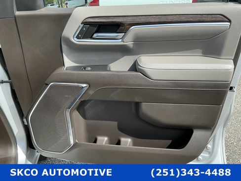 Used 2022 GMC Sierra 1500 SLE w/ X31 Off-Road Package AWD/4WD image 12
