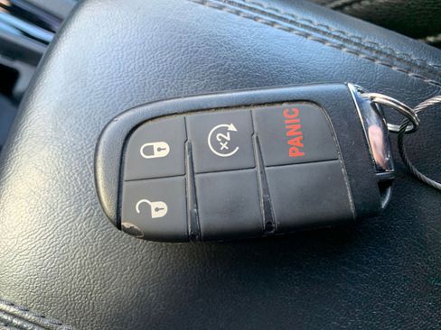 Used 2025 Jeep Compass Limited image 25