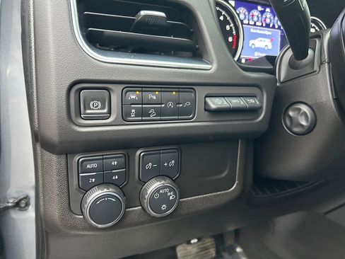 Used 2021 Chevrolet Tahoe Premier AWD/4WD image 22