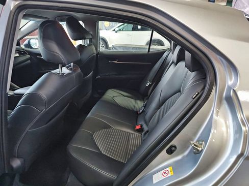 Used 2019 Toyota Camry SE FWD image 16