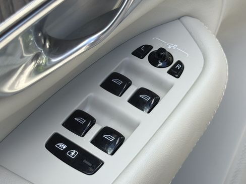 Certified 2025 Volvo XC90 B6 Plus AWD/4WD image 15