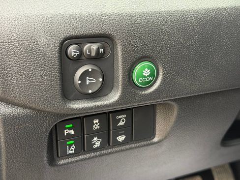 Used 2025 Honda Ridgeline TrailSport image 17