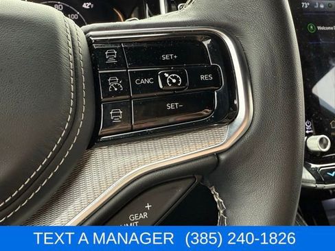 Used 2023 Jeep Grand Wagoneer L Series II w/ Premium Group II image 17