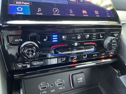 Used 2025 Jeep Grand Cherokee L Overland w/ Luxury Tech Group IV image 41