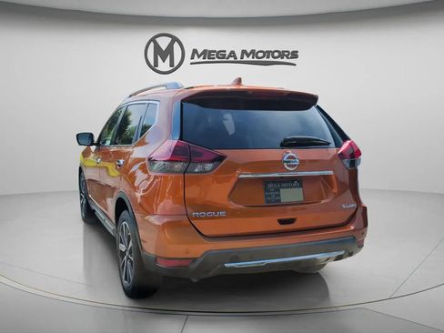 Used 2019 Nissan Rogue SL w/ Premium Package AWD/4WD image 5
