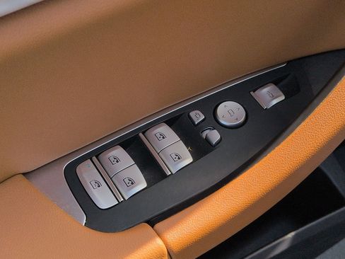 Used 2024 BMW X3 sDrive30i w/ M Sport Package image 15