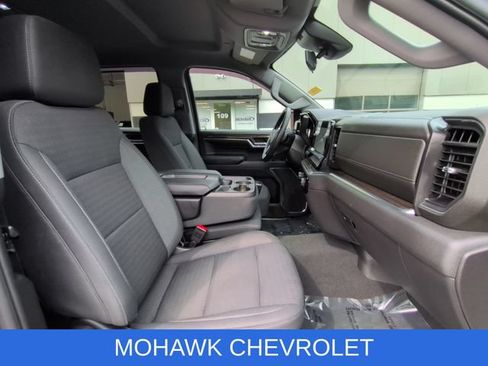 Used 2023 Chevrolet Silverado 1500 LT AWD/4WD image 28