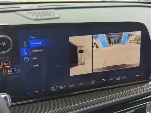 New 2026 Chevrolet Traverse High Country image 15