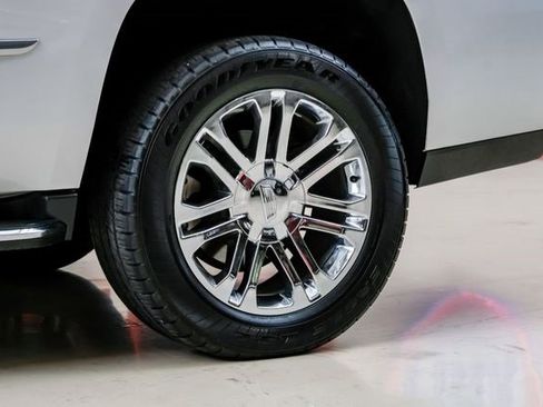 Used 2020 Cadillac Escalade Base image 58