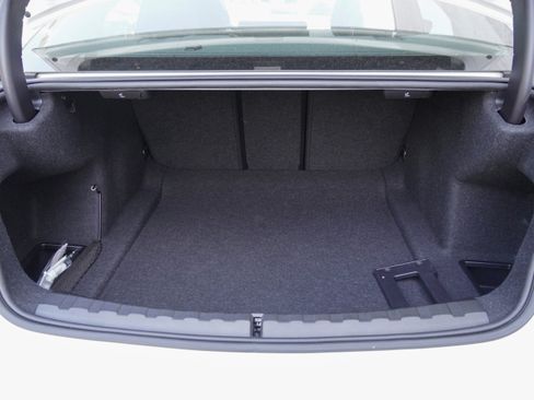 Used 2023 BMW 330i Sedan w/ Premium Package RWD image 39