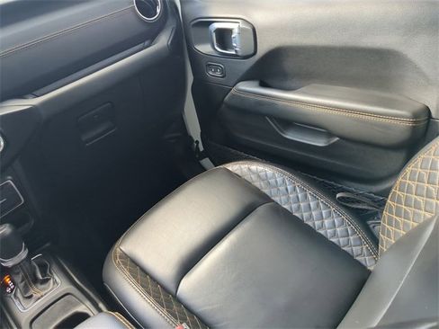 Used 2022 Jeep Wrangler Unlimited Sahara image 18