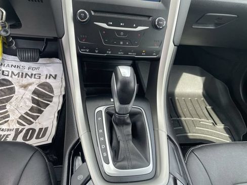 Used 2014 Ford Fusion SE w/ Equipment Group 202A FWD image 25