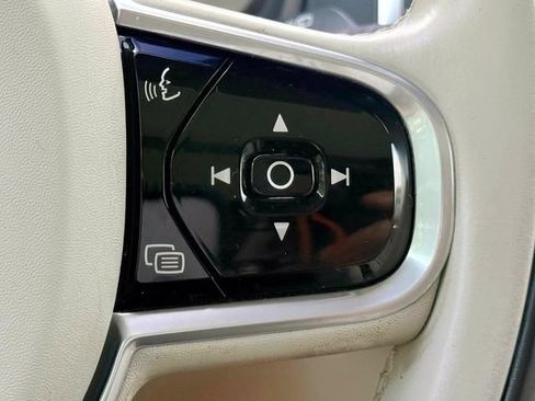 Used 2018 Volvo XC90 T6 Momentum w/ Protection Package Premier AWD/4WD image 28