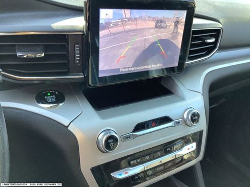 Used 2020 Ford Explorer XLT w/ Equipment Group 202A image 9