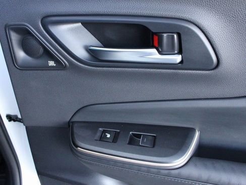 Used 2023 Toyota Crown Limited image 57