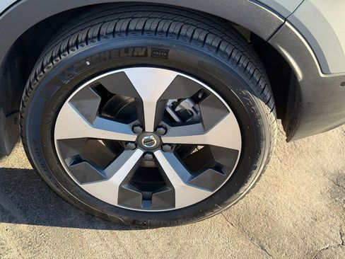 Certified 2025 Volvo XC40 B5 Plus image 8