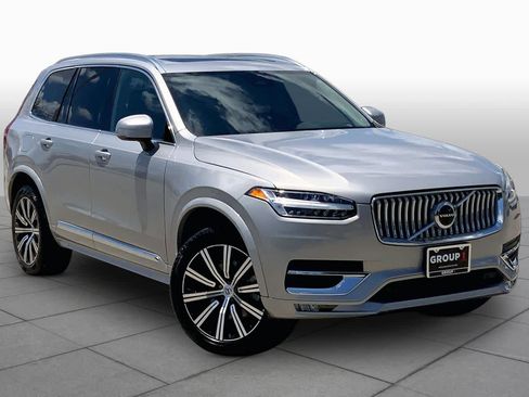 Used 2025 Volvo XC90 B5 Core AWD/4WD image 3