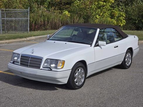 Used 1995 Mercedes-Benz E 320 Convertible image 16