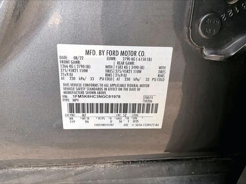 Used 2022 Ford Explorer Platinum w/ Equipment Group 601A AWD/4WD image 35